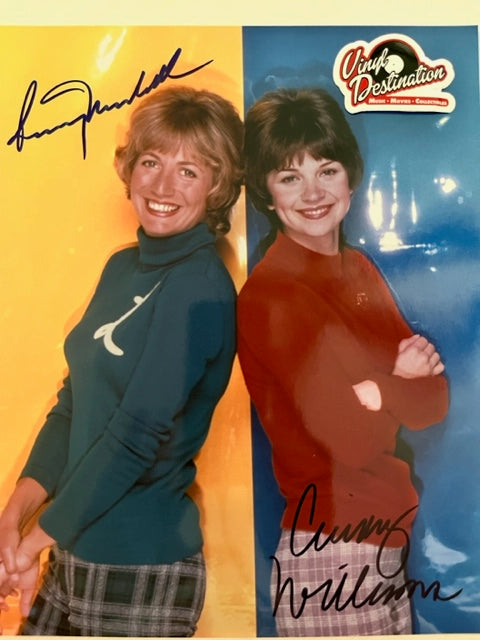 Laverne & Shirley - Cast Signed 8 x 10 Photo Penny Marshall & Cindy Williams