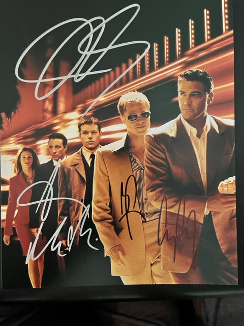 Ocean's Eleven - Cast Signed 8 x 10 Photo Clooney - Pitt - Damon - Garcia - Zeta-Jones