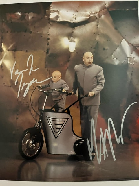 AUSTIN POWERS - Cast Signed 8 x 10 Photo Myers & Troyer