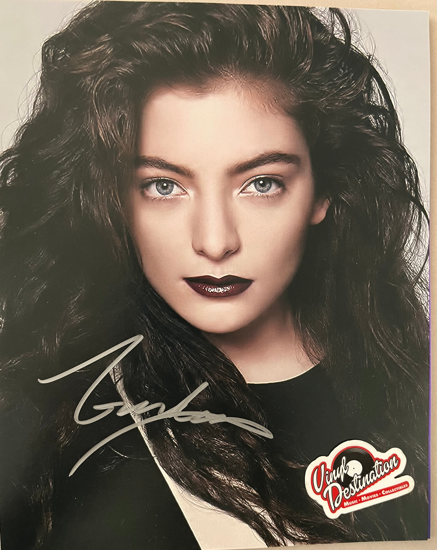 LORDE - Hand Signed 8 x 10 Photo