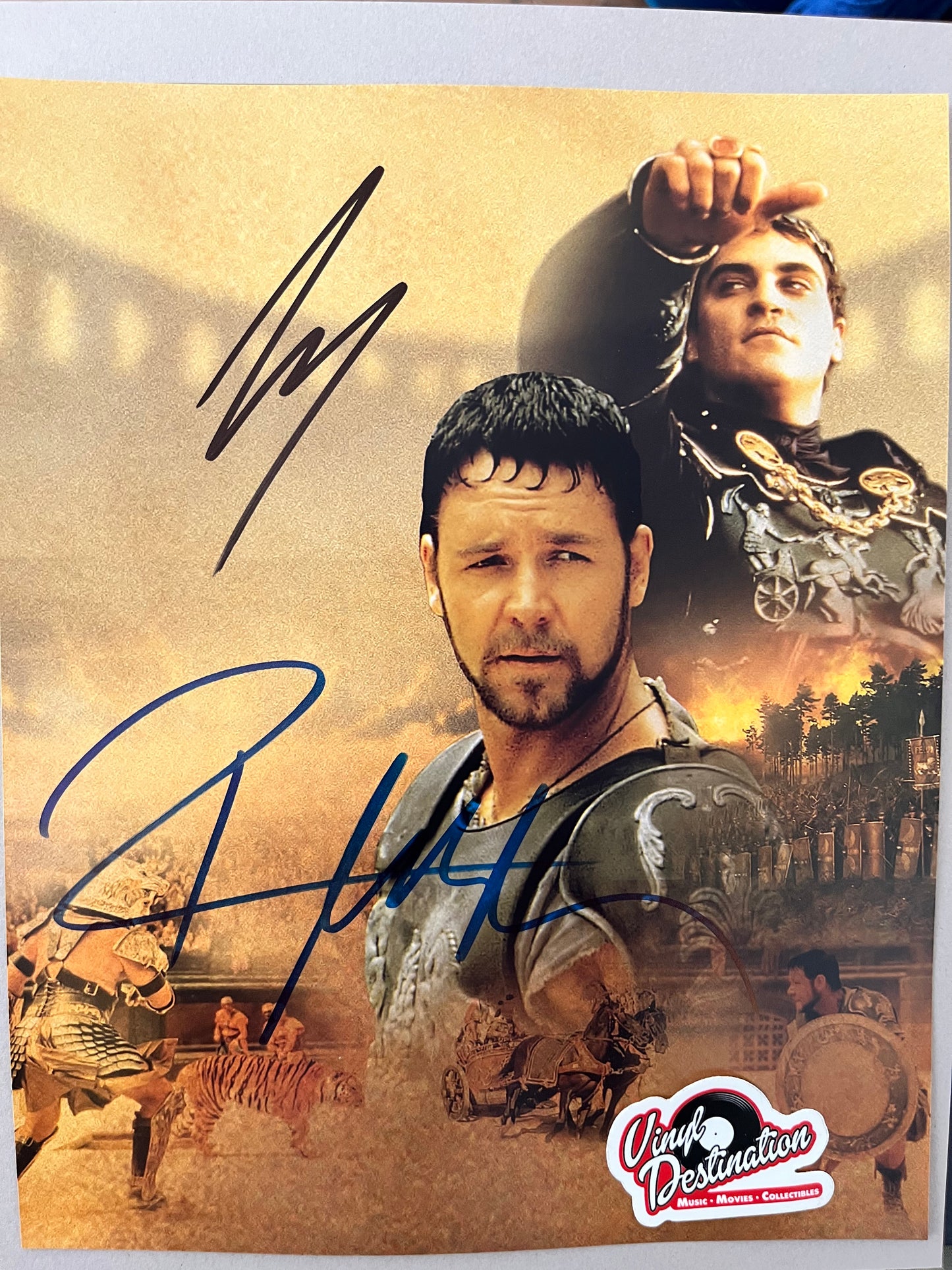 GLADIATOR - Cast Hand Signed 8 x 10 Photo  Russell Crowe / Joaquin Phoenix