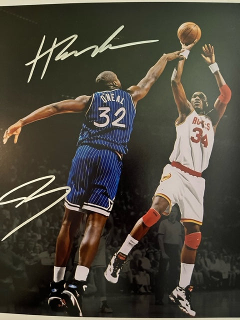 NBA STARS - Hakeem Olajuwon & Shaquille O'Neal Hand Signed 8 x 10 Photo