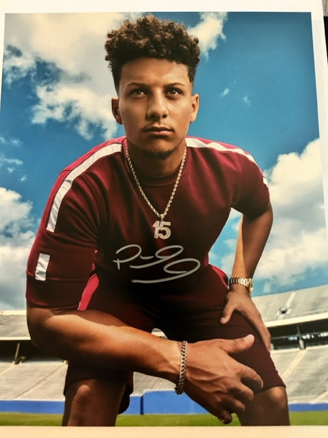 NFL Star - Patrick Mahomes - Chiefs Quarterback - Hand Signed 8 x 10 Photo