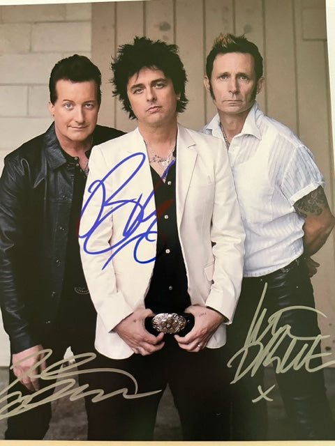 GREEN DAY - Band Signed 8 x 10 Photo