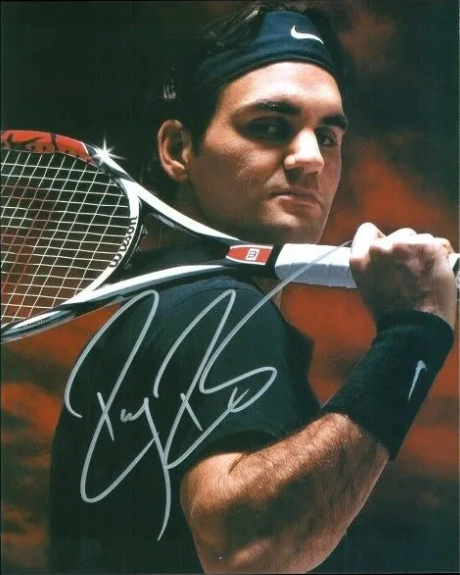 Tennis Great - Roger Federer - Signed 8 x 10 Photo